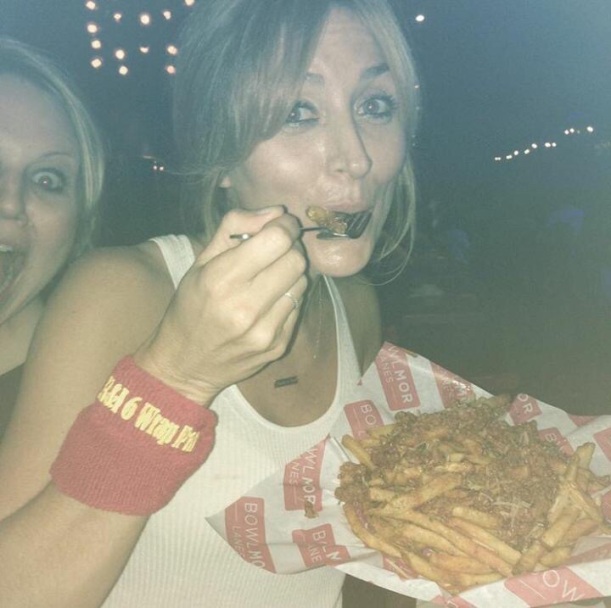 TweetPic_2015.09.12_nickiraegeous on IG_Photo bomb complete and @thesashaalexander caught red handed!!!! #chilicheesefries